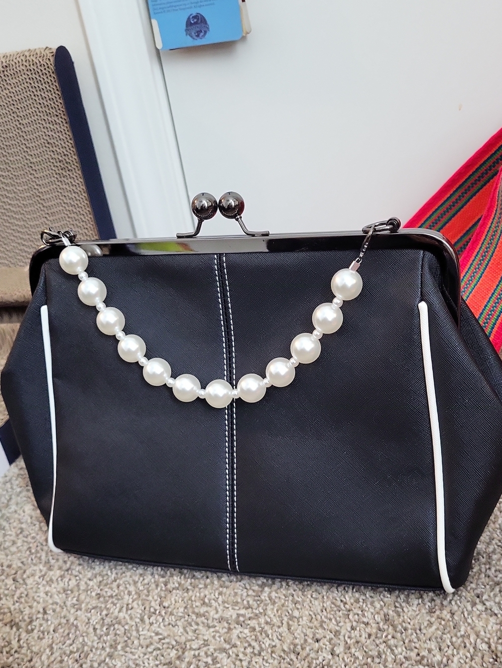 Classic Black Pearl-Handle Frame Bag